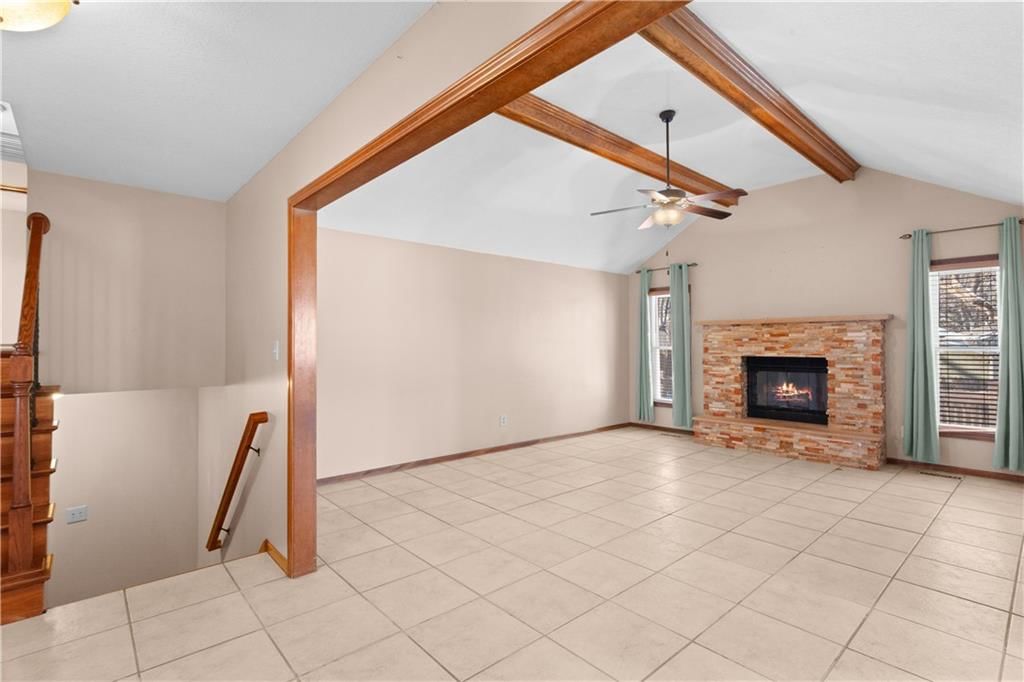 2421 NW Leann Drive — photo 10