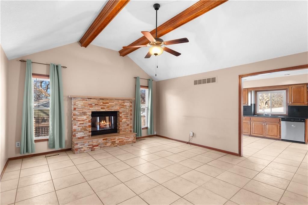 2421 NW Leann Drive — photo 11