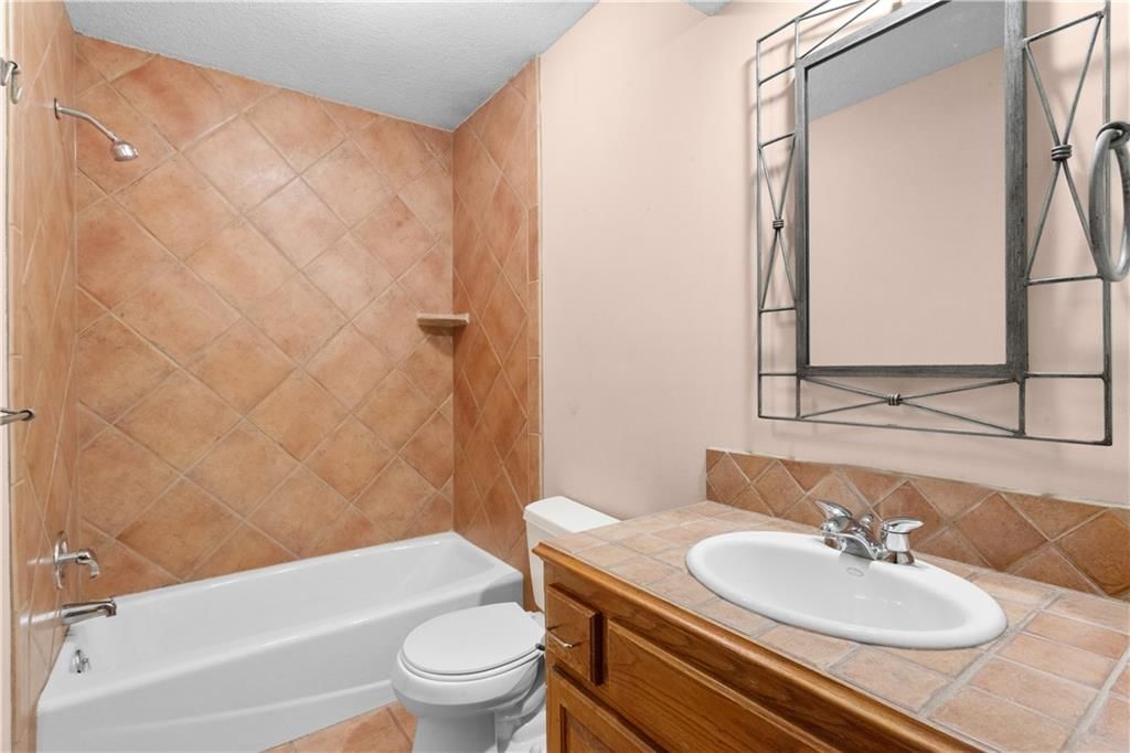 2421 NW Leann Drive — photo 15
