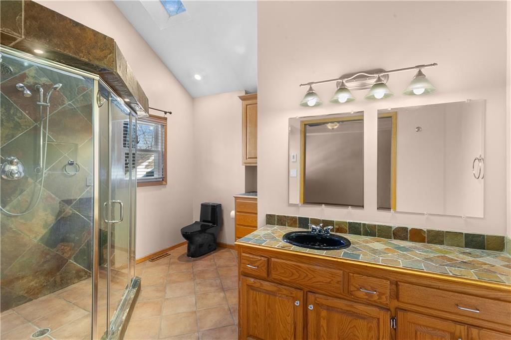 2421 NW Leann Drive — photo 25