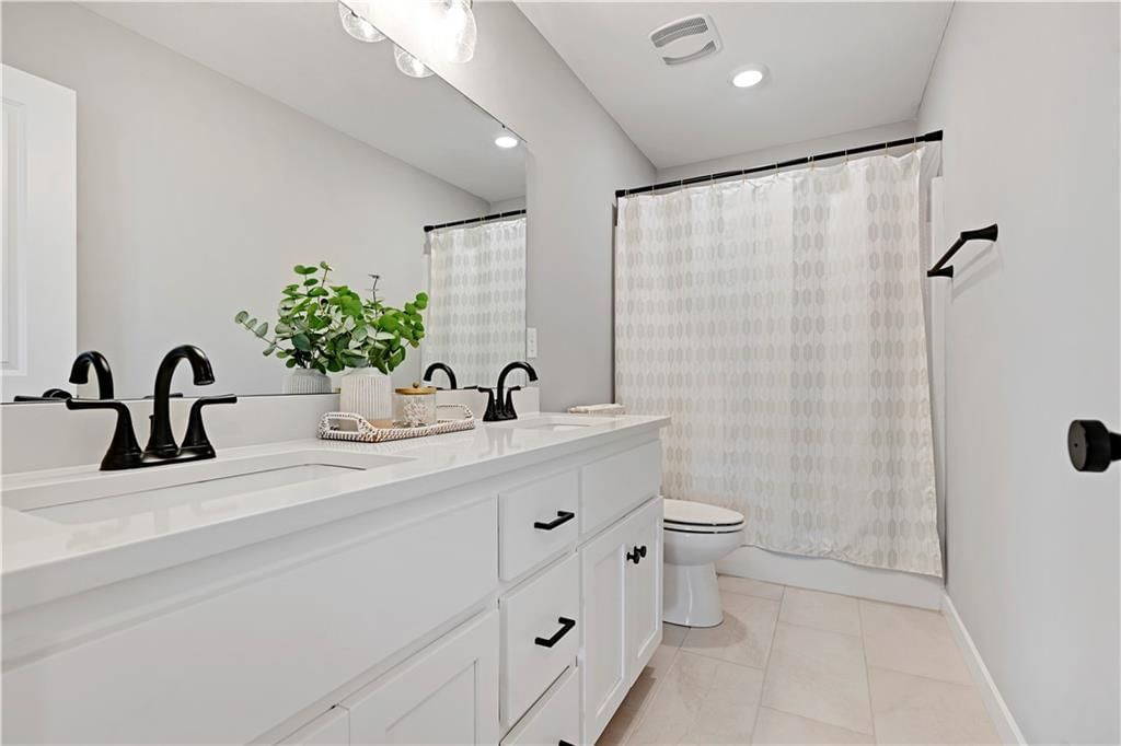 Photo 21 of 35 - 18914 189th Street