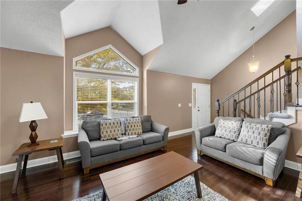 16373 S Church Street — photo 3