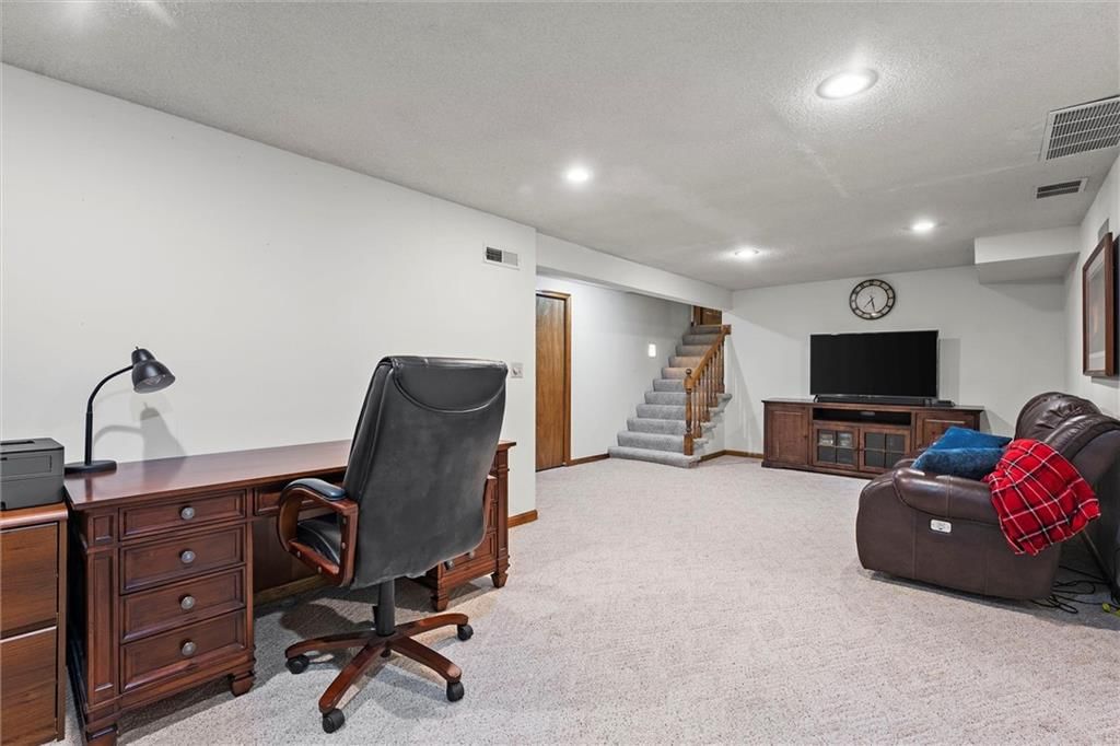 11716 S Penrose Street — photo 30