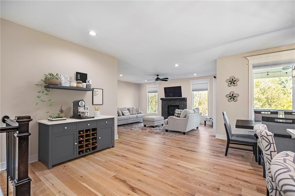 804 NW Hickory Ridge Drive — photo 4