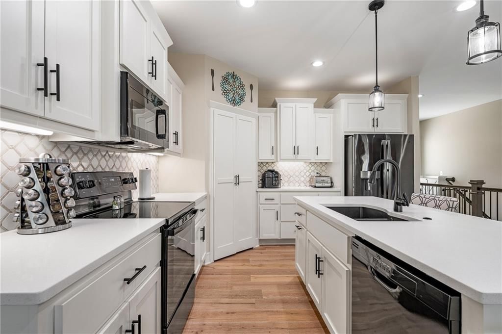 804 NW Hickory Ridge Drive — photo 7