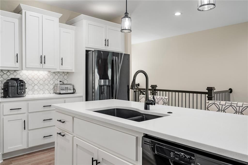 804 NW Hickory Ridge Drive — photo 8