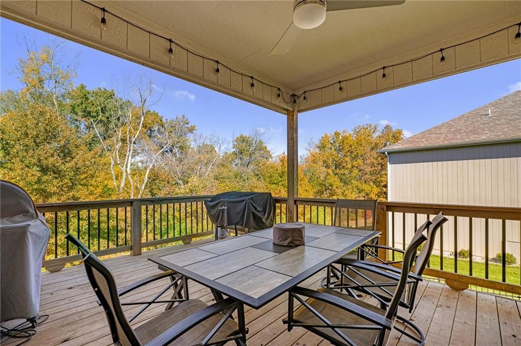 804 NW Hickory Ridge Drive — photo 11