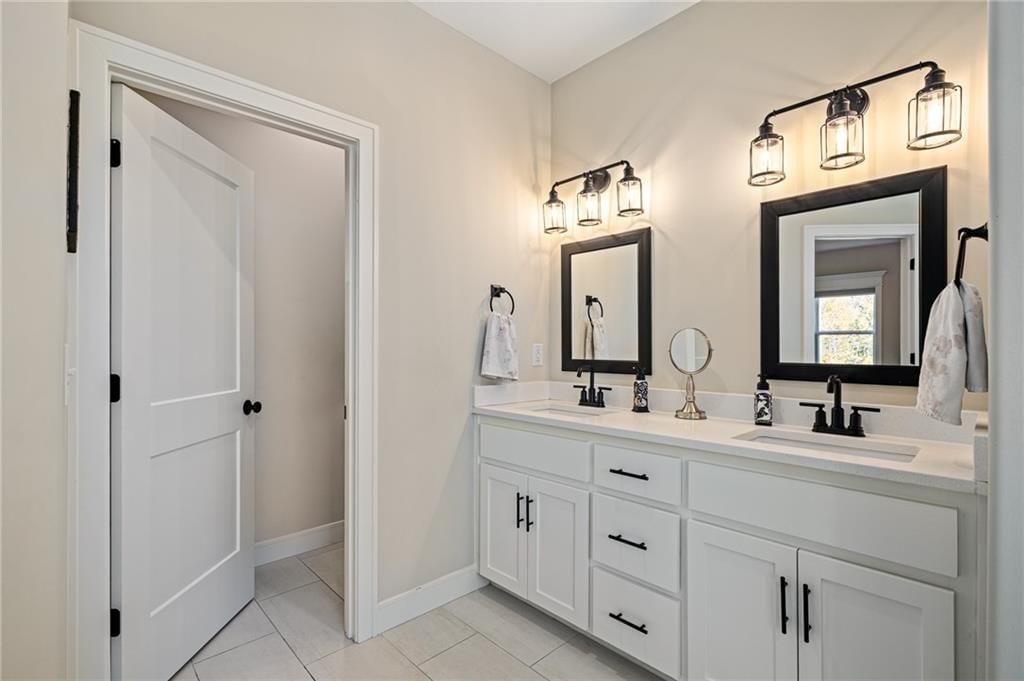 804 NW Hickory Ridge Drive — photo 19