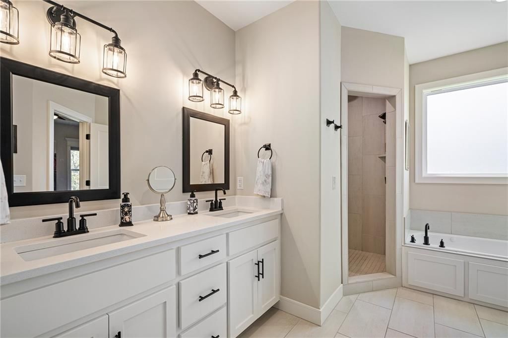 804 NW Hickory Ridge Drive — photo 20