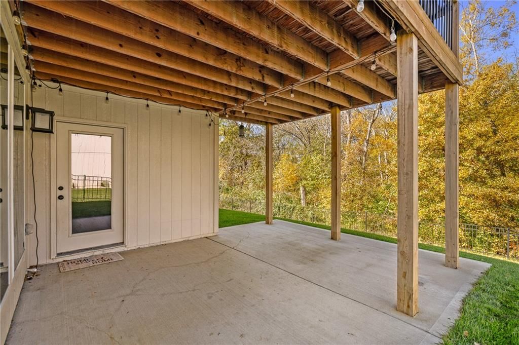 804 NW Hickory Ridge Drive — photo 40