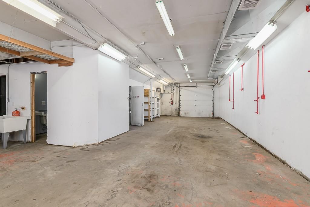 6110 Merriam Lane — photo 11