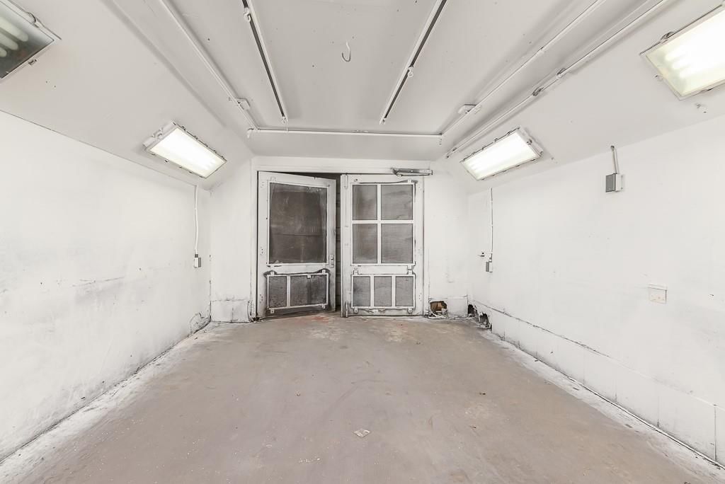 6110 Merriam Lane — photo 15