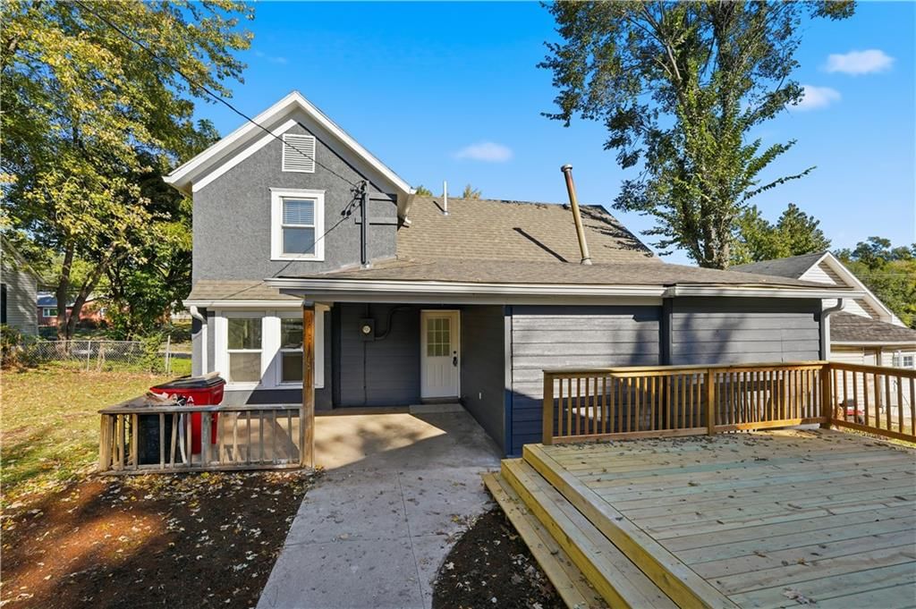 2111 Franklin Avenue — photo 22