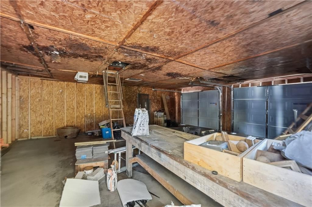 2111 Franklin Avenue — photo 27