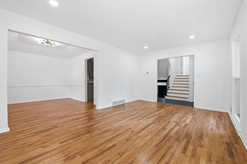 10051 MELROSE Drive — photo 5