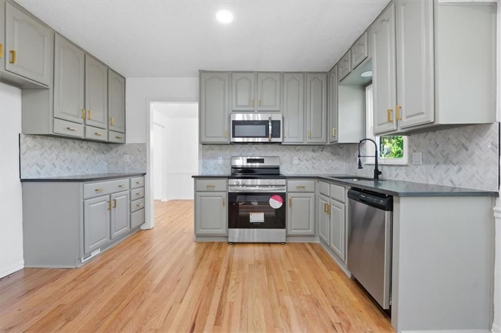 10051 MELROSE Drive — photo 7