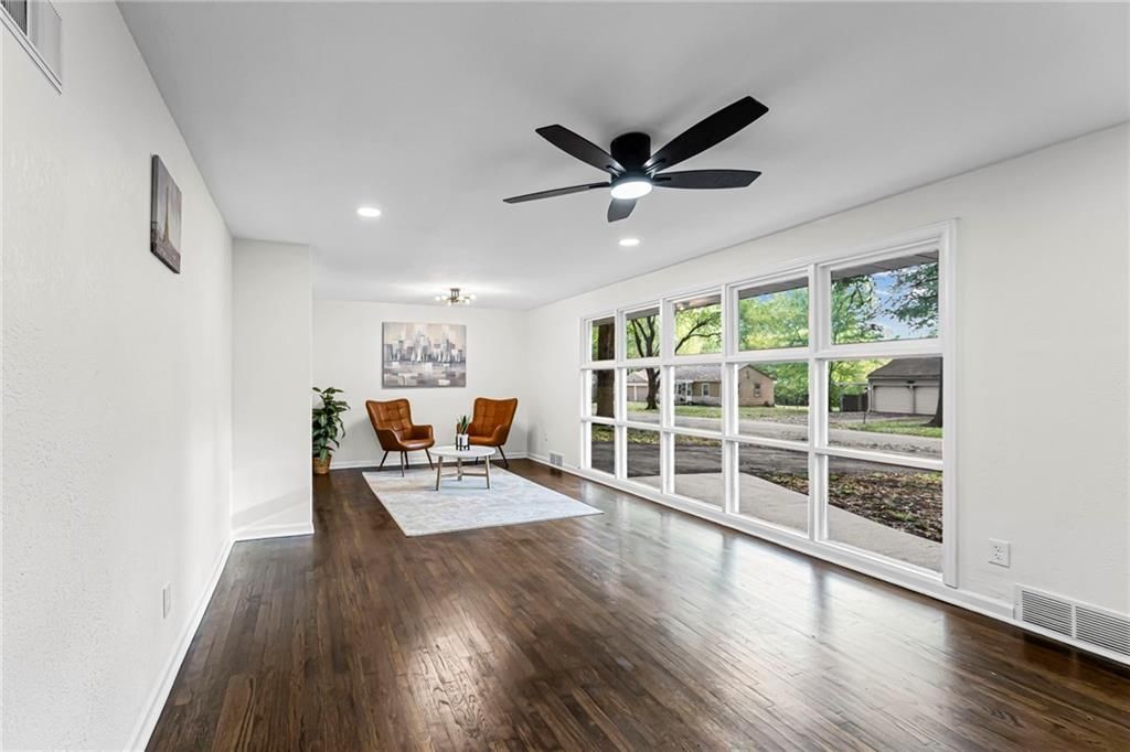 6208 Willow Avenue — photo 4