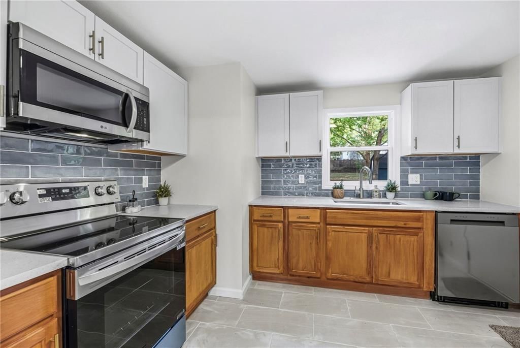 6208 Willow Avenue — photo 10