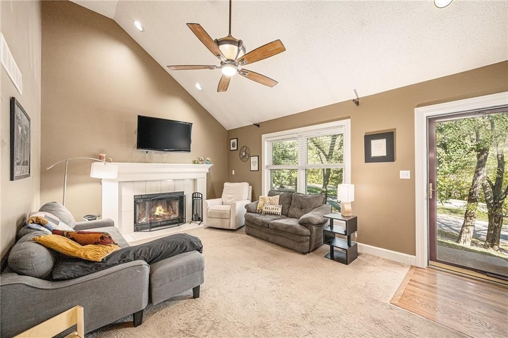 3542 NE Rock Creek Drive — photo 2