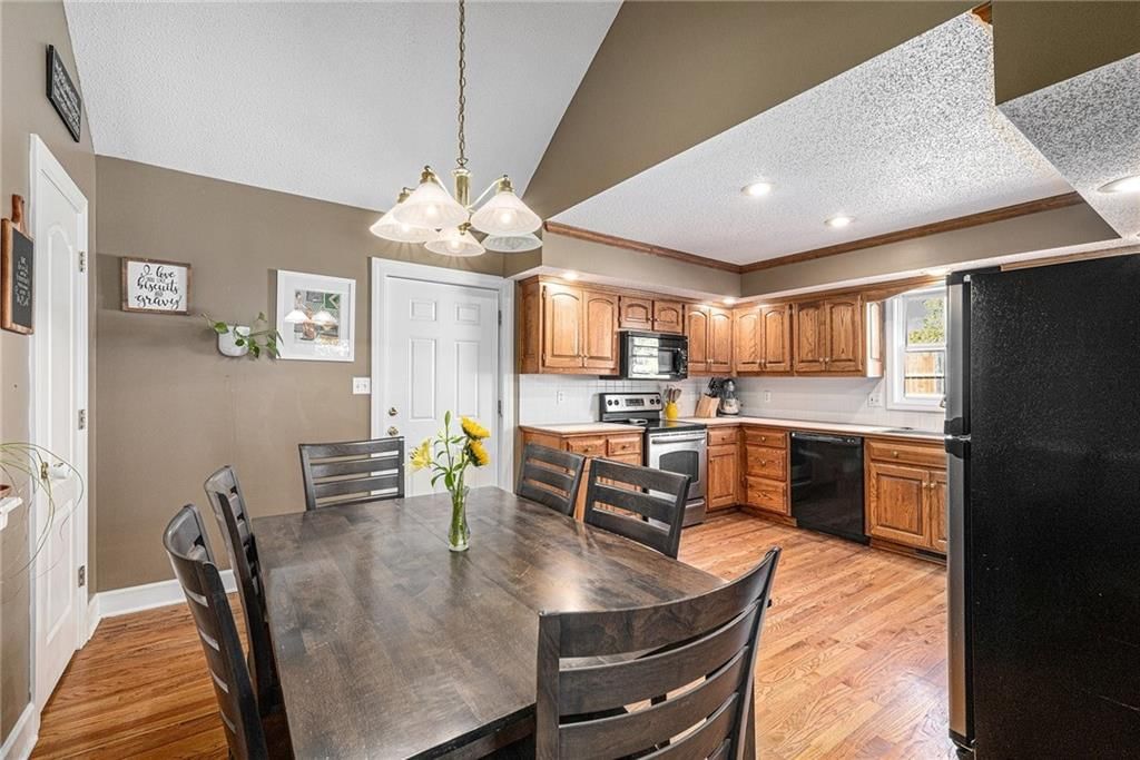3542 NE Rock Creek Drive — photo 4