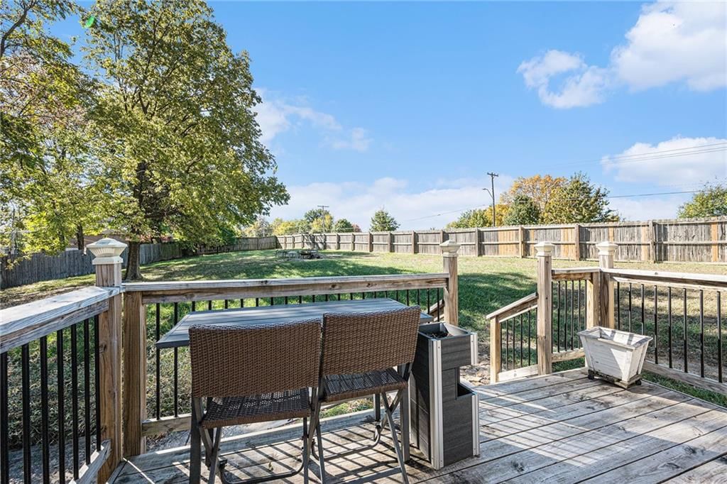 3542 NE Rock Creek Drive — photo 22