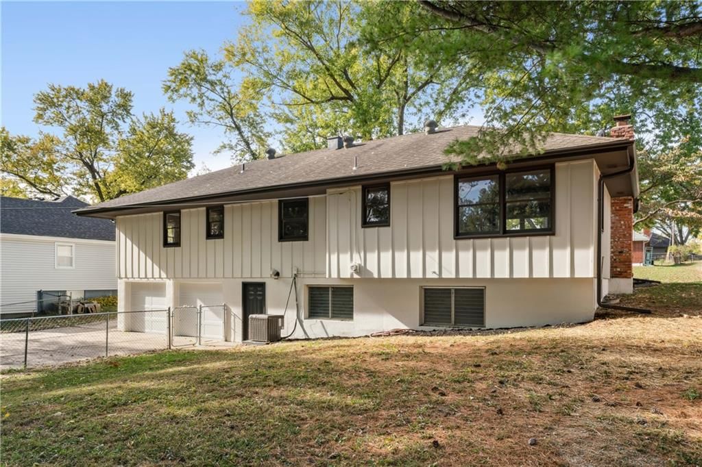 6605 N Agnes Avenue — photo 40