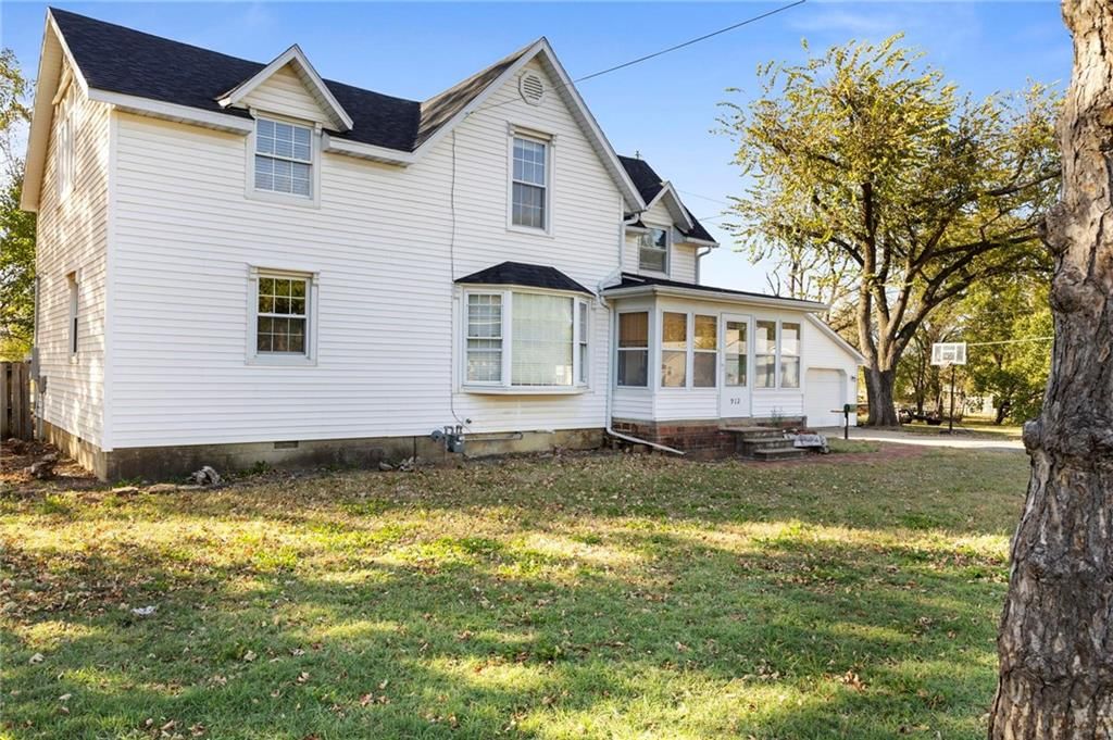 912 S Margrave Street — photo 32