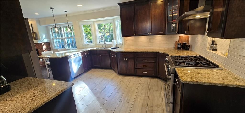 2405 W 104th Terrace — photo 5