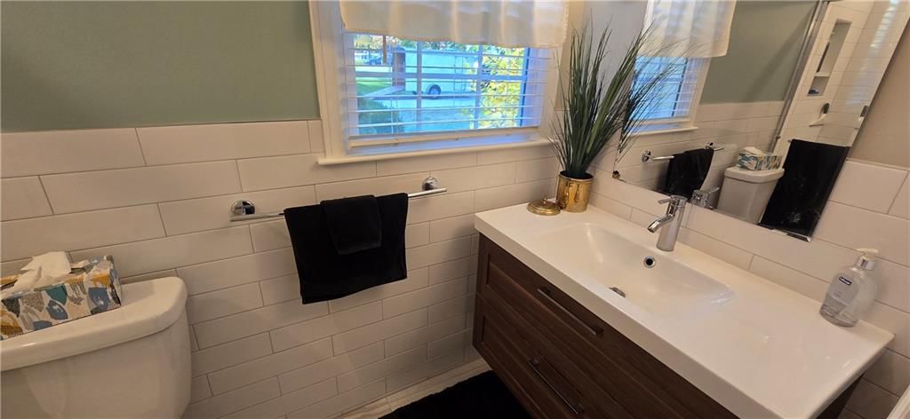 2405 W 104th Terrace — photo 11