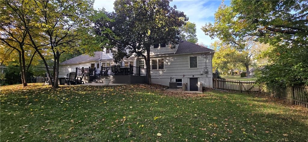 2405 W 104th Terrace — photo 21