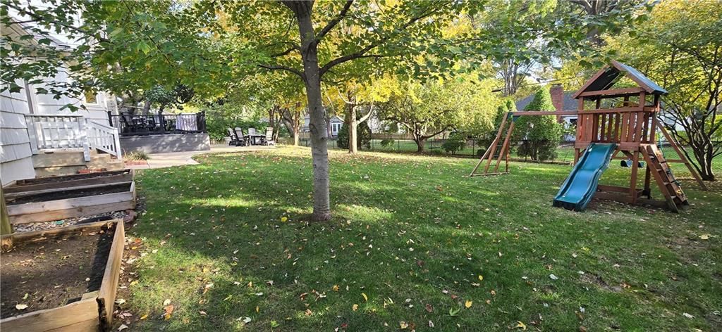 2405 W 104th Terrace — photo 25