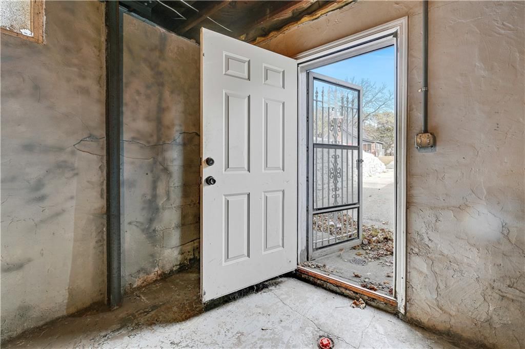 7326 Tracy Avenue — photo 23