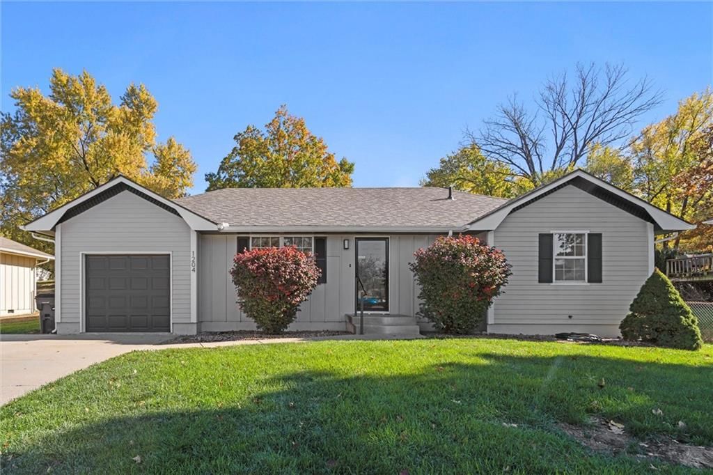 1204 NW 55th Street, Blue Springs, MO