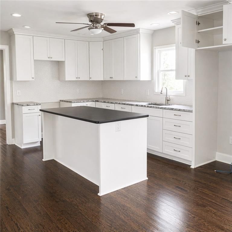 8220 Freeman Avenue — photo 2