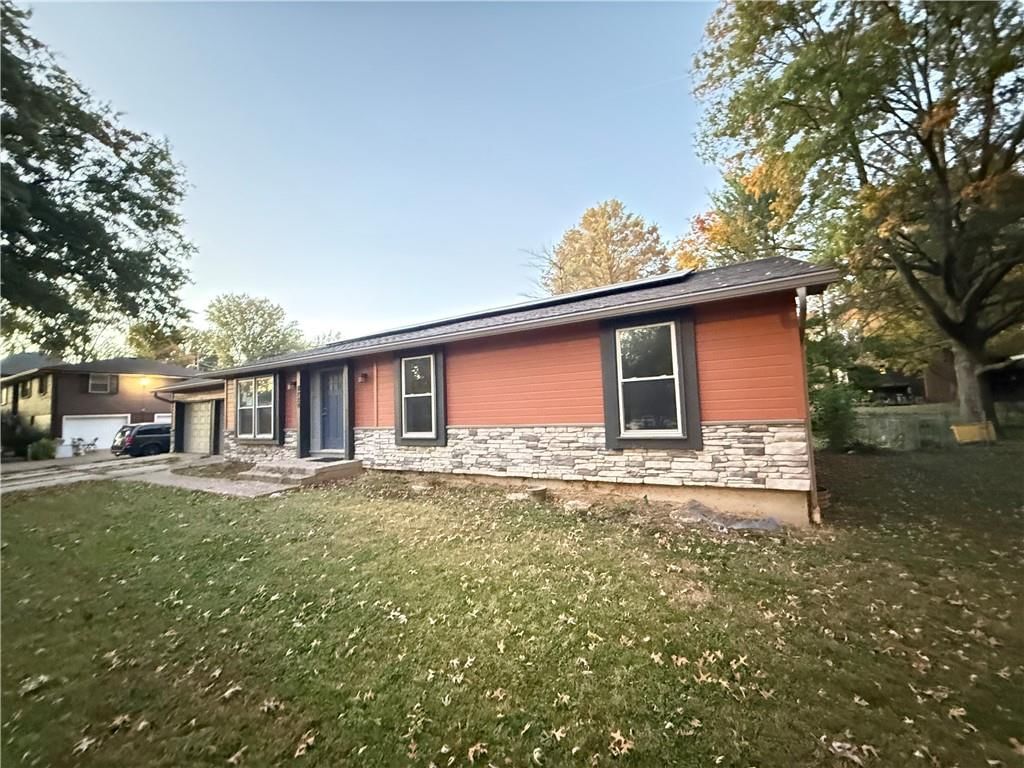 8220 Freeman Avenue — photo 32