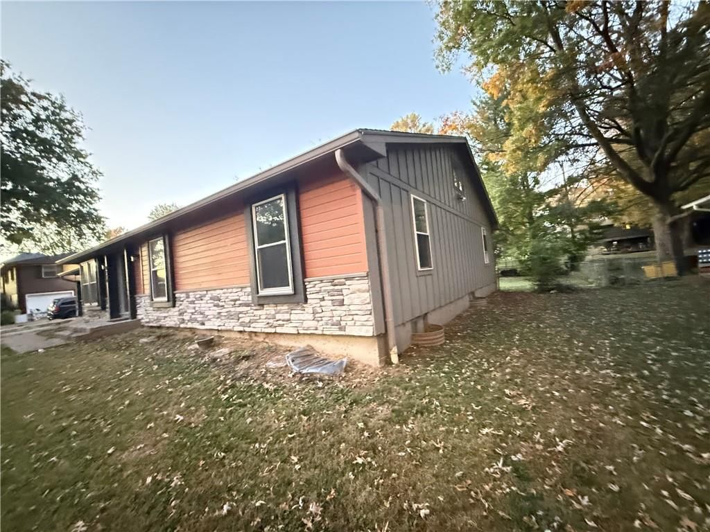 8220 Freeman Avenue — photo 34