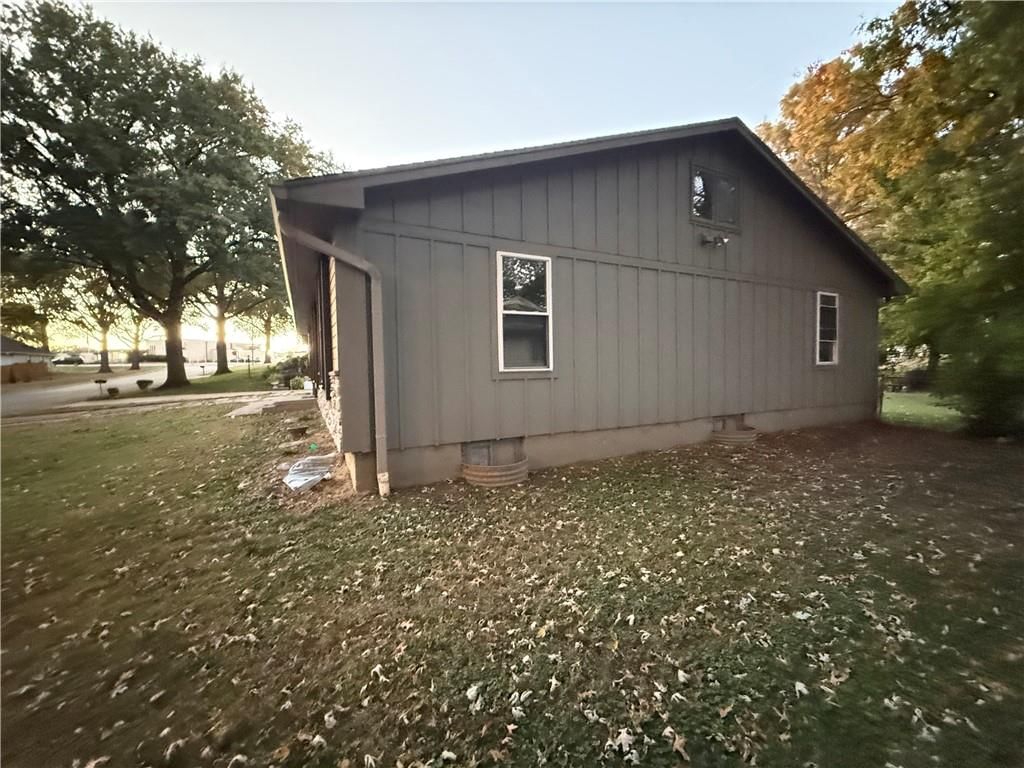 8220 Freeman Avenue — photo 35