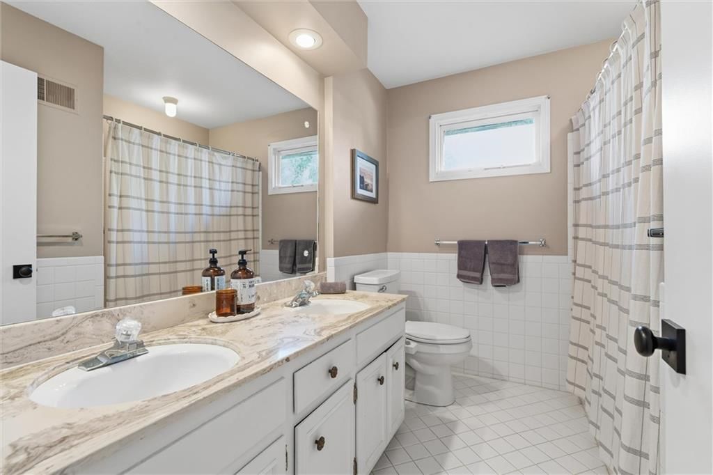 11301 Wornall Terrace — photo 32