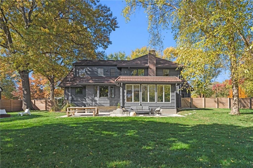 11301 Wornall Terrace — photo 37