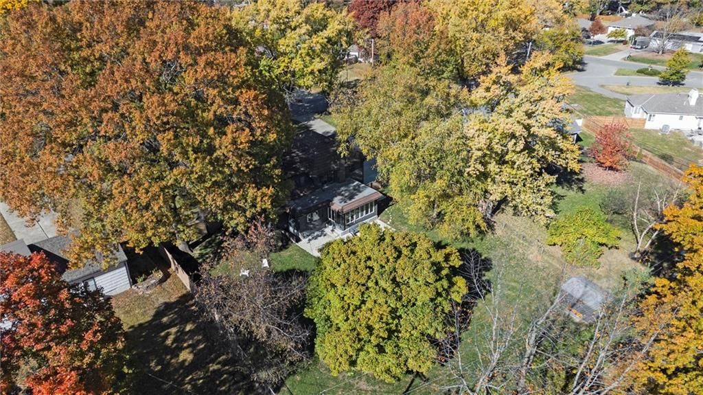 11301 Wornall Terrace — photo 44