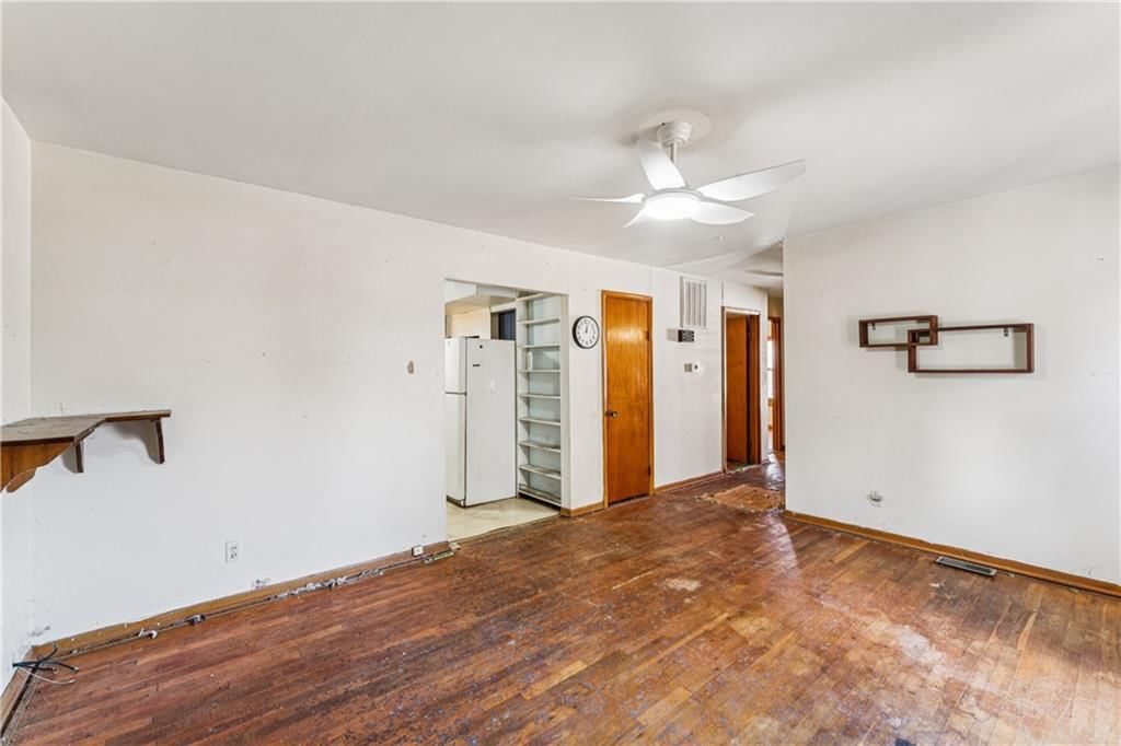 312 S Leona Street — photo 9