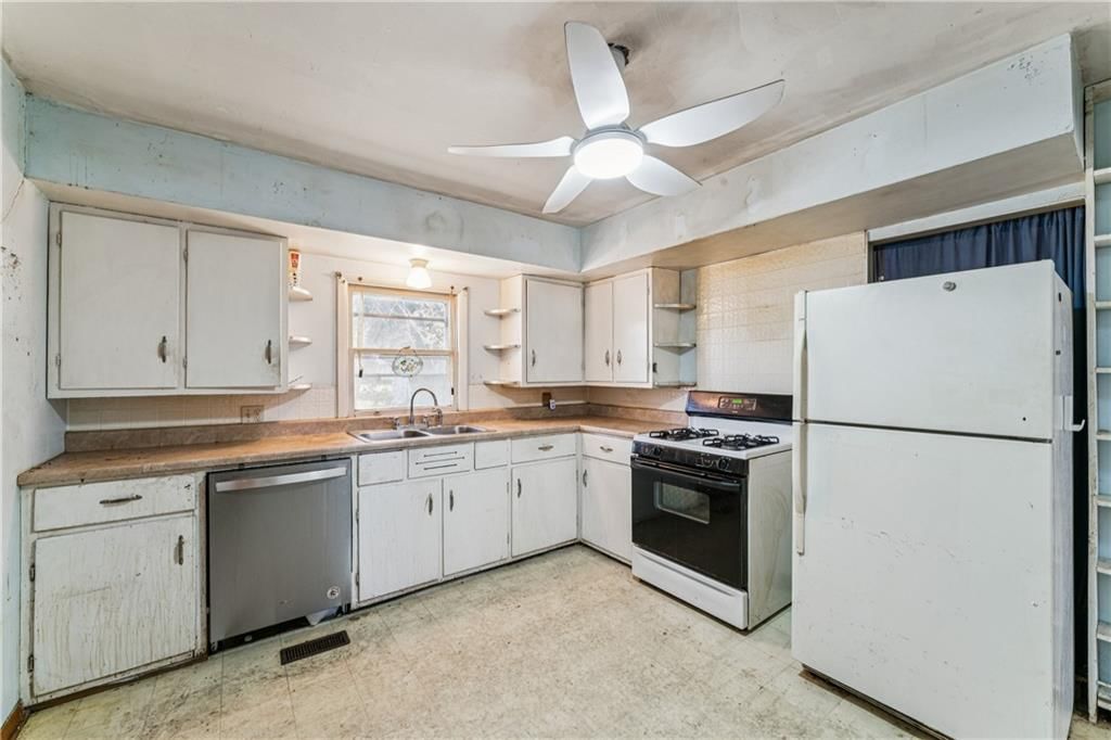 312 S Leona Street — photo 14