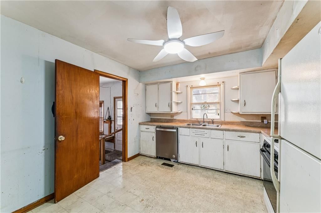 312 S Leona Street — photo 15
