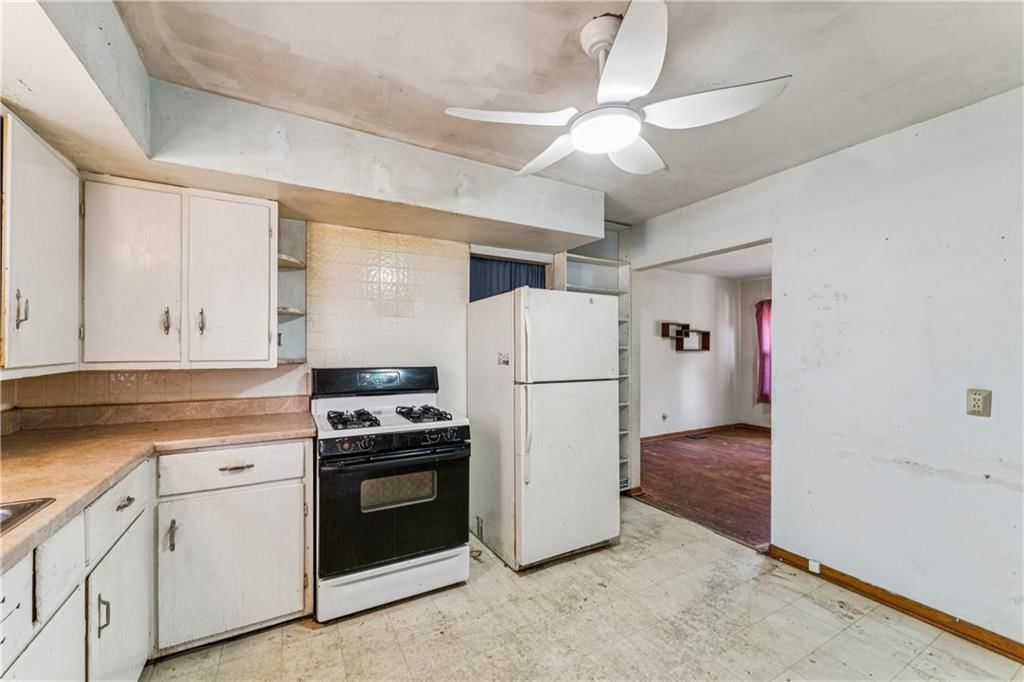 312 S Leona Street — photo 16