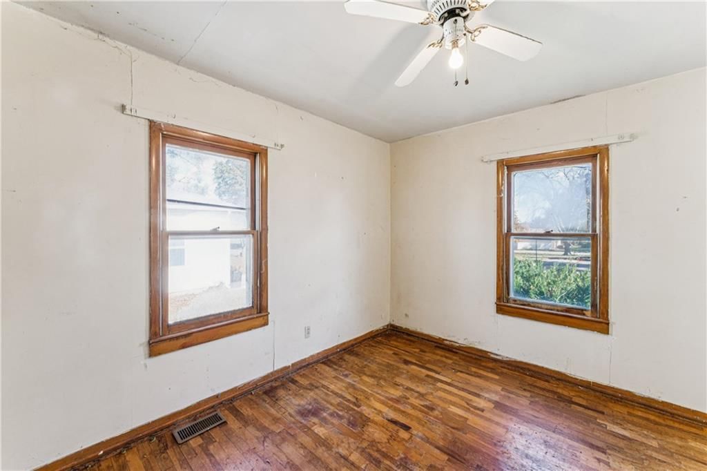312 S Leona Street — photo 23