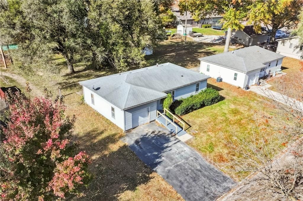 312 S Leona Street — photo 34