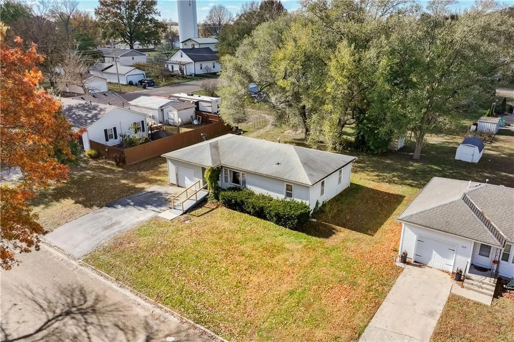 312 S Leona Street — photo 35