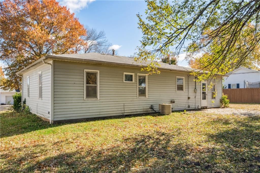 312 S Leona Street — photo 40
