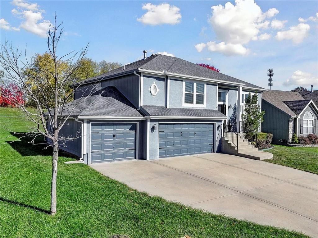 978 Sherman Drive — photo 2