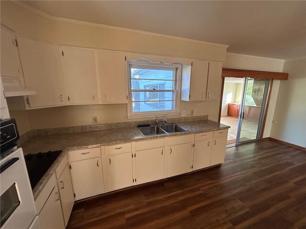 412 N Prewitt Street — photo 5